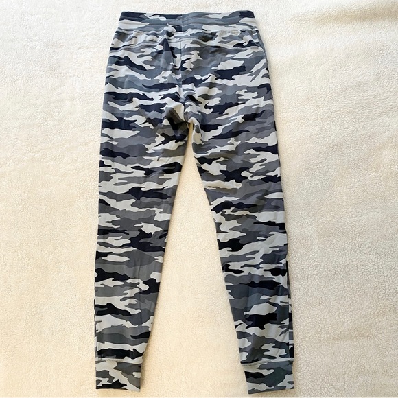 Zyia Unwind Jogger Sweatpants - Picture 6 of 9